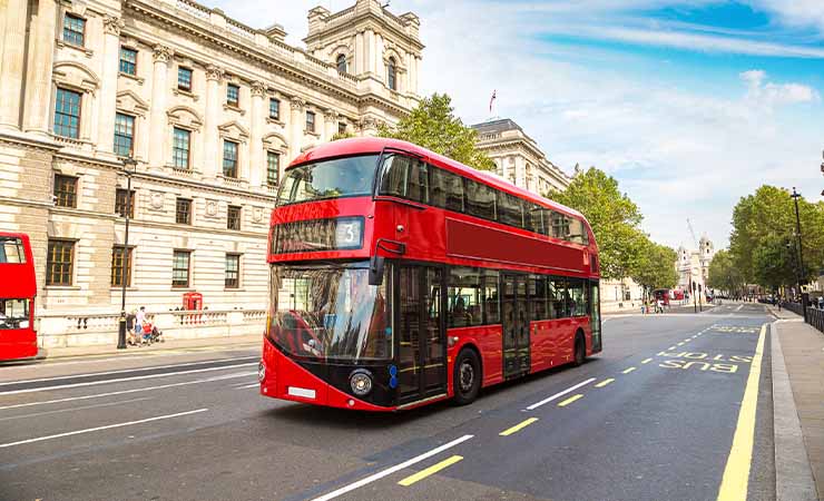 伦敦公共汽车 | 伦敦的巴士为什么是红色的？