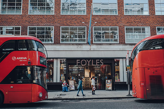 伦敦foyles书店