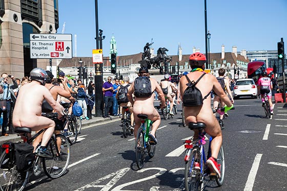 伦敦裸骑活动