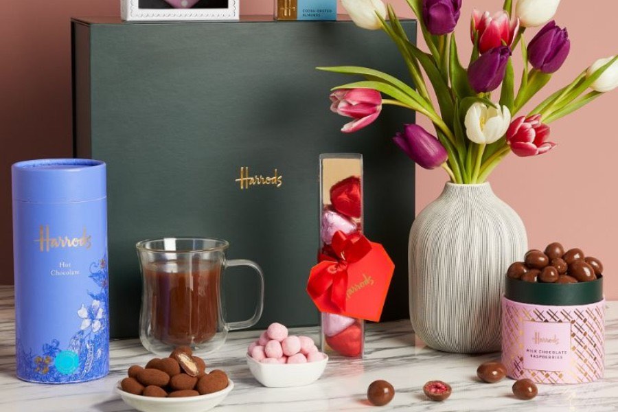 Harrods情人节礼盒发售啦！巧克力、草莓糖果、坚果饼干等包装超美