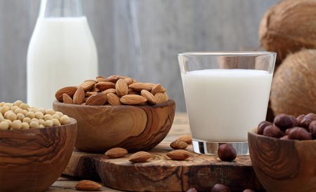 英国超市无乳糖饮品和零食推荐 | 豆奶、燕麦奶、杏仁奶等等