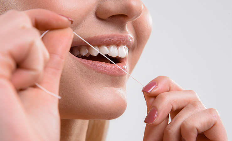 牙线怎么用 | 牙线类型、使用方法、英国牙医推荐