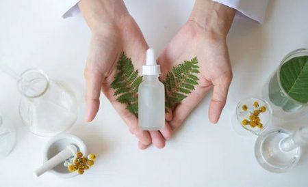 拯救换季皮肤过敏的好用护肤单品推荐 | 乳霜、精华、面膜、洁面等