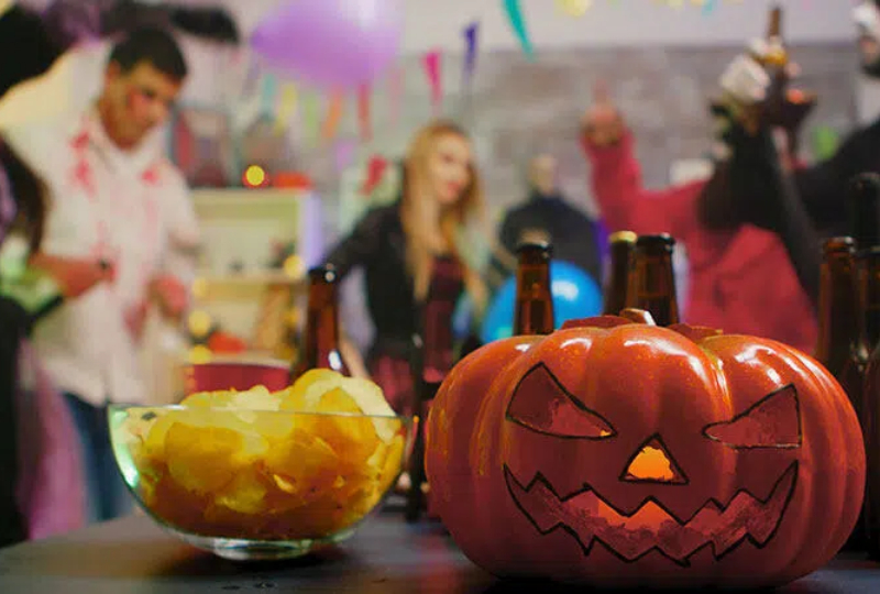 2025年英国万圣节活动盘点 | 幽灵巴士、哈利波特片厂黑魔法之旅、鬼魅游园会等等