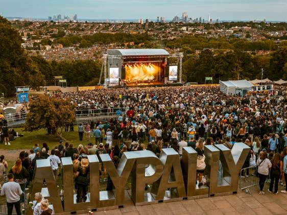 Kaleidoscope Festival 伦敦来了！在 Ally Pally 享受一场音乐、喜剧与全景美景的夏日狂欢