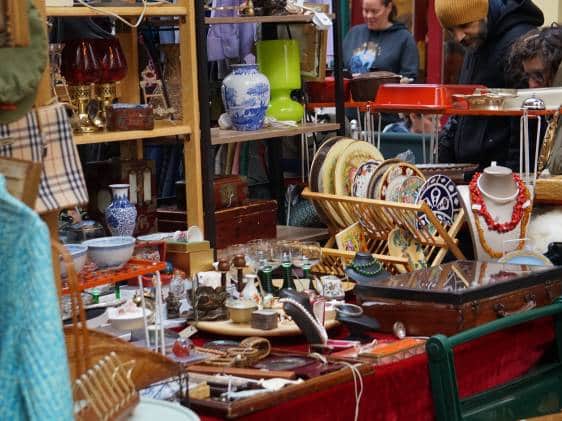 The Big Kensington Vintage Flea Market伦敦来了！淘复古好物、感受万圣节氛围，秋日逛市集首选