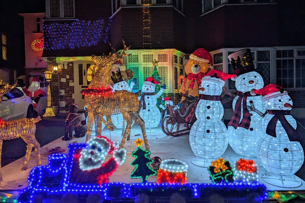 Lower Morden Lane 圣诞灯光街来了！快来伦敦南部感受最温馨的冬日奇观吧