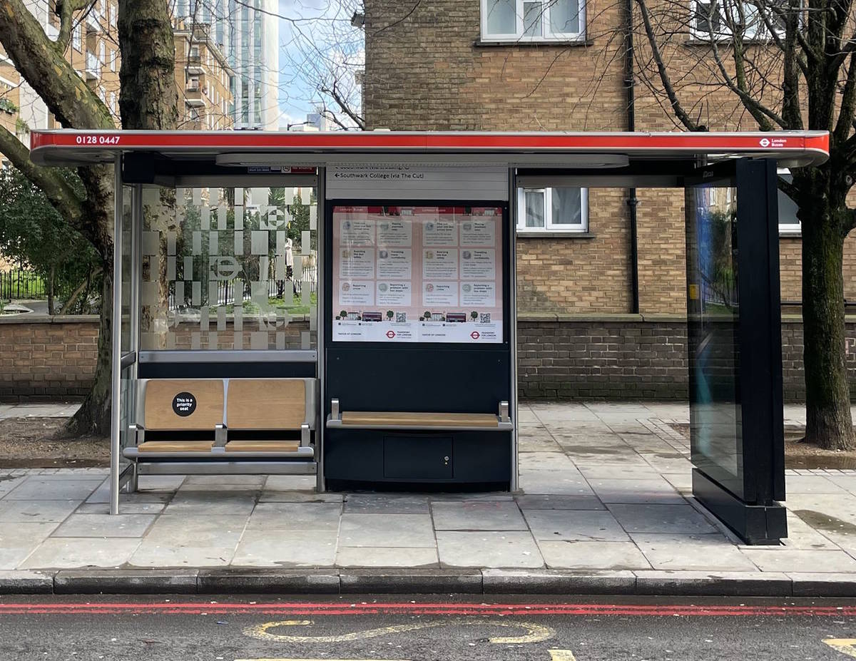 TfL全新公交候车亭设计登陆伦敦！更亮、更舒适、更安全的候车体验来了