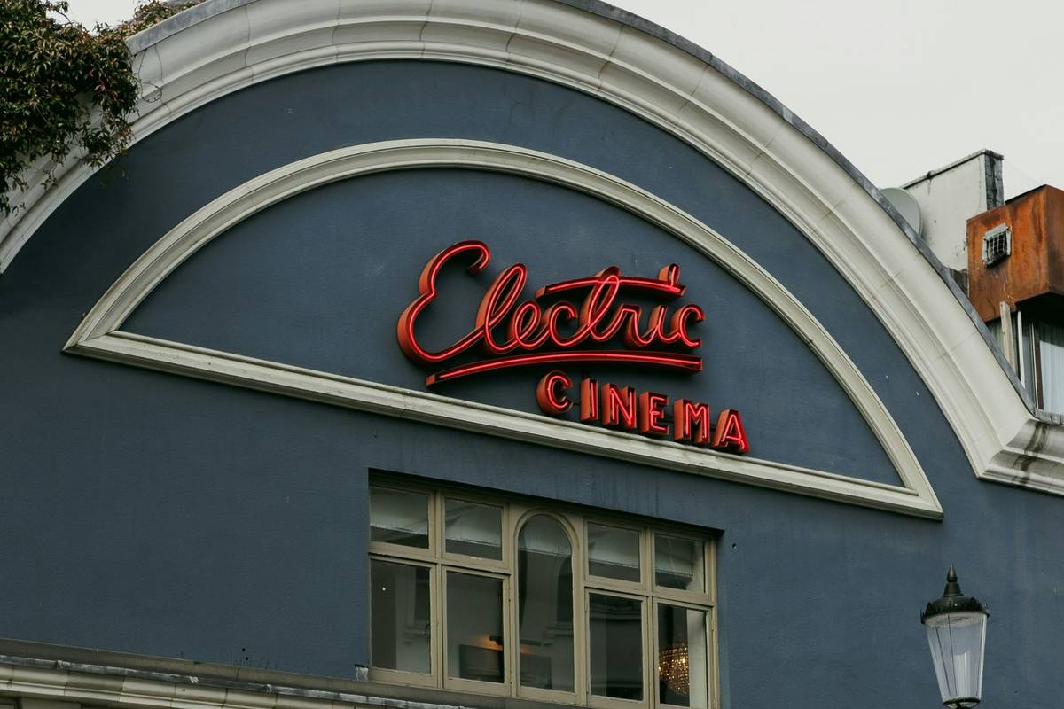 Electric Cinema 伦敦来了！在百年影院的双人床上享受极致观影