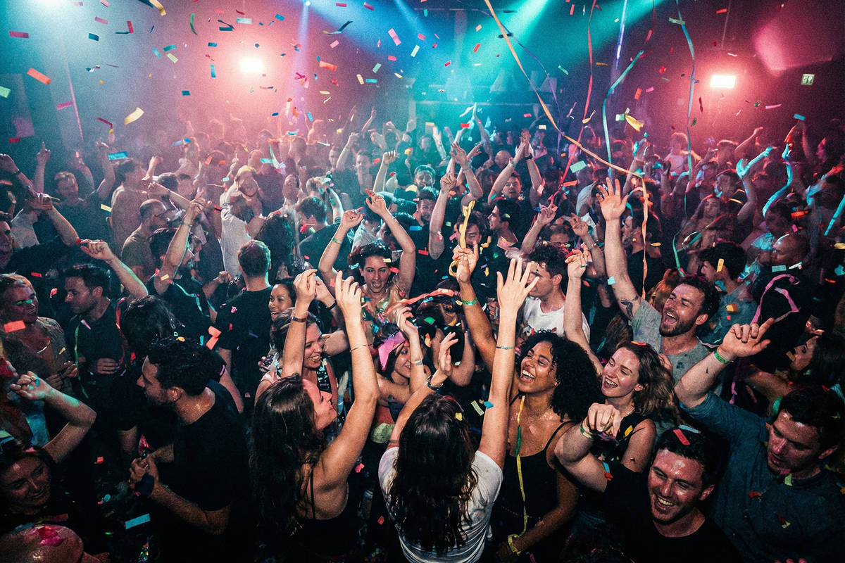 Mingo Bingo伦敦来了！准备好迎接纸屑雨、霓虹灯和史上最疯狂的宾果之夜了吗？