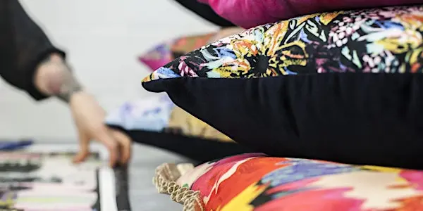 伦敦信封抱枕套手工坊来了！亲手缝制一份独一无二的居家温暖