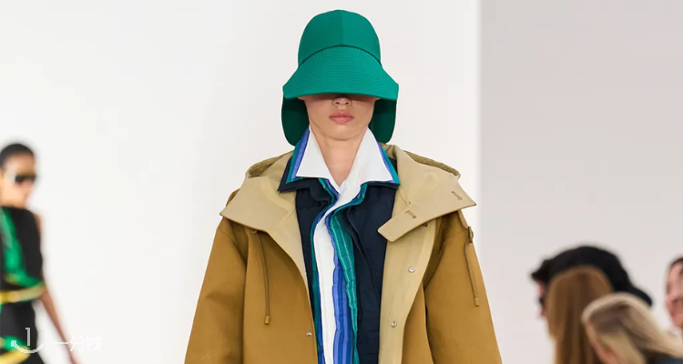 叠穿界的天花板！2026春季最火的6个叠穿公式，告别极简疲劳，穿出时髦层次感！