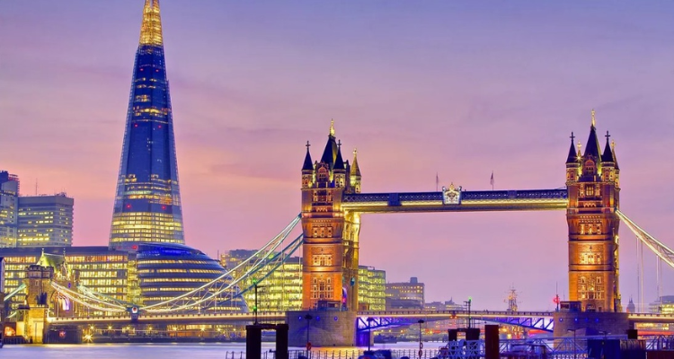 在伦敦之巅邂逅浪漫夜景🌆名厨三道式晚餐加持，低至47折奢享城市天际线美好时光✨