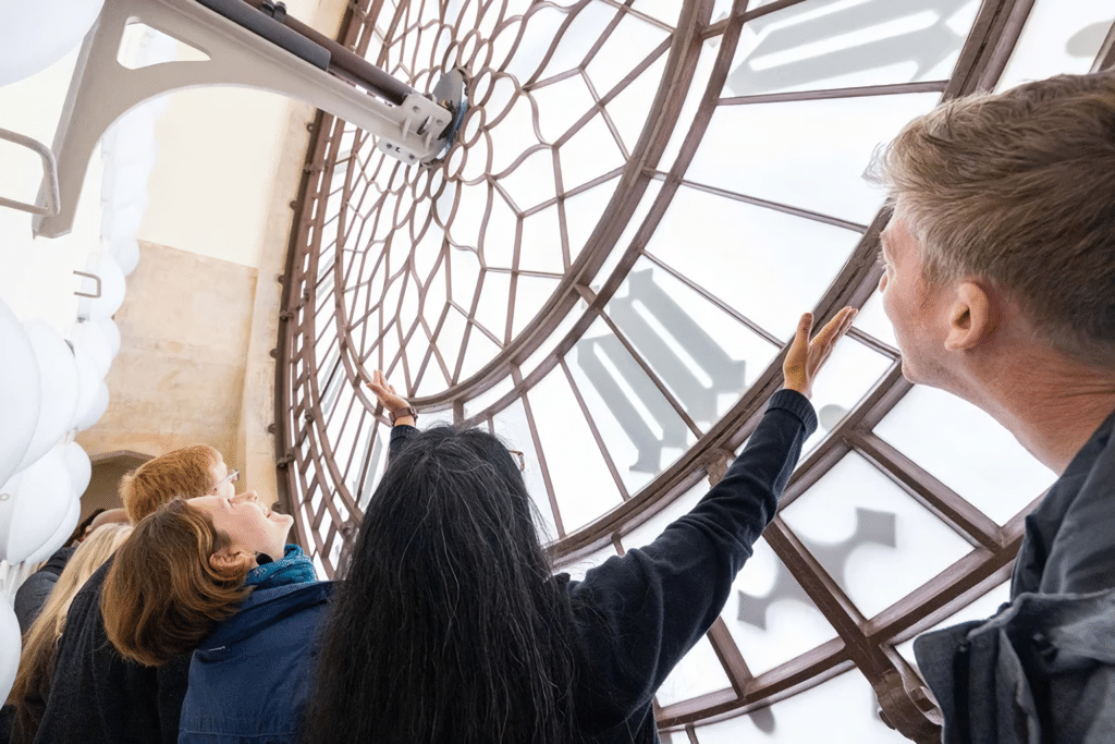 大本钟内部游览来了！攀登334级台阶，解锁伦敦地标的心脏地带