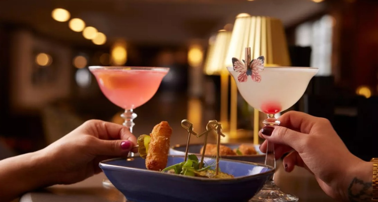 伦敦黄金地段90分钟畅饮早午餐特惠35€起🥂两道式美食配气泡酒，约会聚餐氛围感拉满！