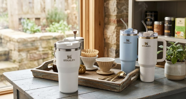 超好价🔥Stanley 官网春促6折起🌸Jennie同款吸管杯£33，翻盖拎拎杯£30，质感百搭！