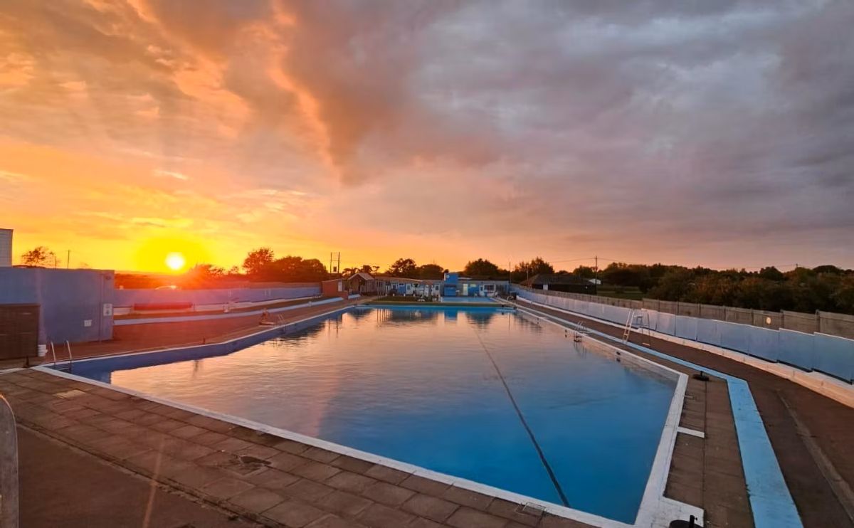 从伦敦出发不到2小时：Brightlingsea Lido 夏季重新开放！