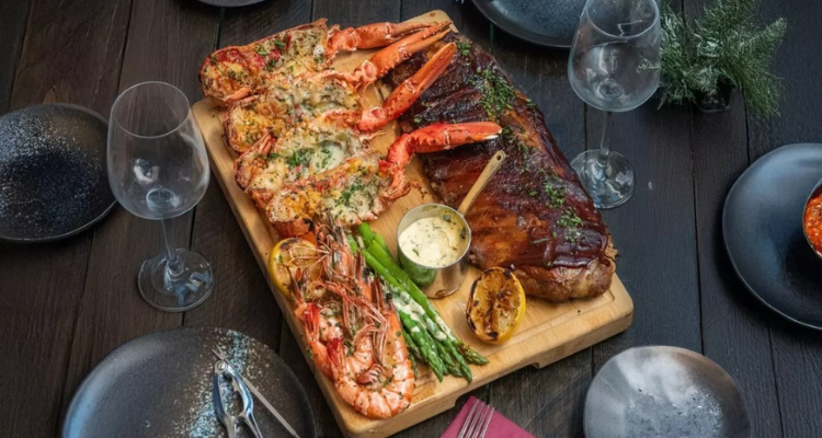 🦞龙虾大餐56折起！双人龙虾海鲜盛宴仅需£53🍷含红酒+整只龙虾+肋排海鲜拼盘太值了！