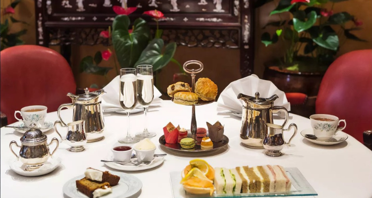☕️Mayfair酒店下午茶双人仅£42.46🔥三层精致甜点＋热司康＋Prosecco可选，四星酒店氛围感直接拉满！