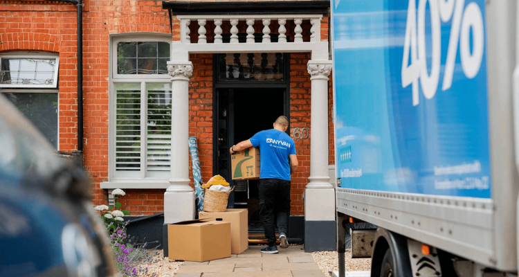 🇬🇧英国搬家别再满街找车🚚 AnyVan搬家、运家具、托运车辆、仓储一站搞定📦
