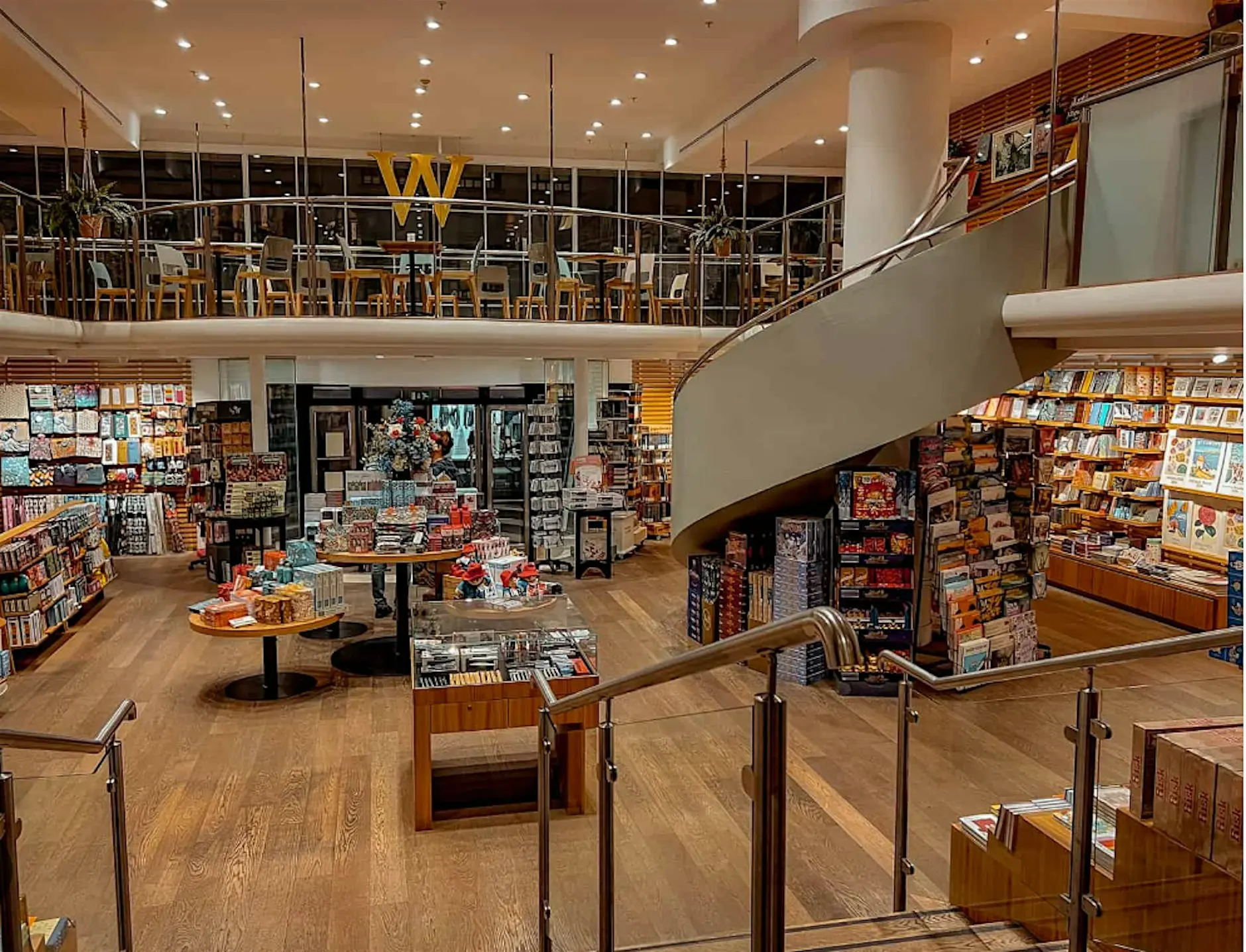 London Romantasy Meet-Up with The Book Court Club: September Edition来了！书迷们的九月狂欢！