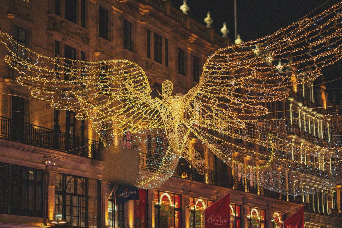 This is London’s Christmas light tour you don’t want to miss: sip bubbly through Regent Street and Mayfair on an iconic open-top bus