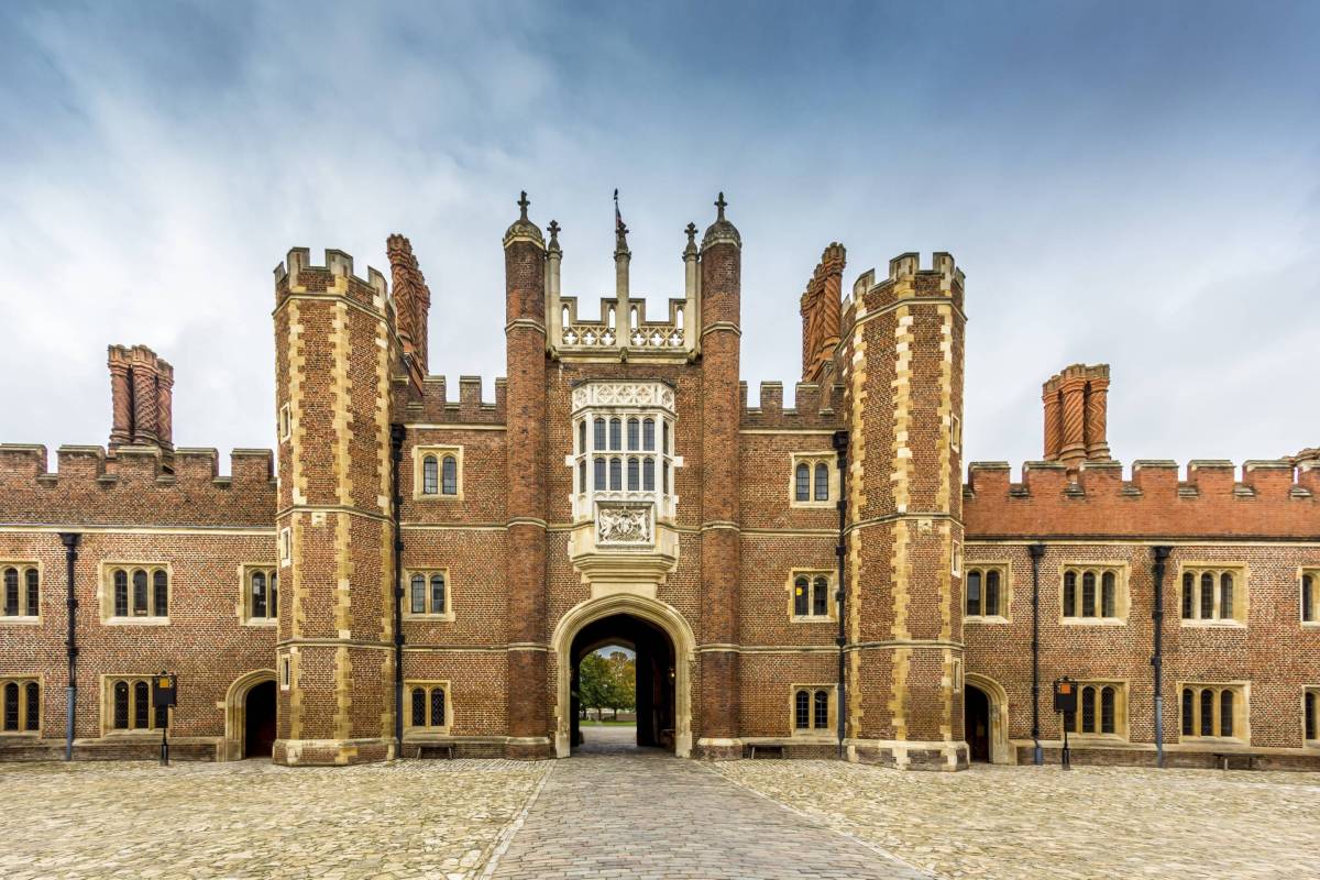 London is officially home to one of the UK’s spookiest walks — and the historic location is said to be haunted by Henry VIII’s wives